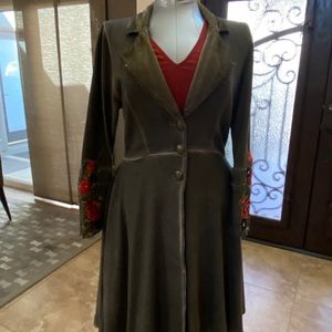 Arrata Silent Journey coat-embroidery, sequin.